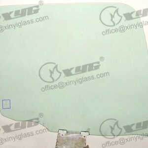 LH FRONT DOOR GLASS GREEN